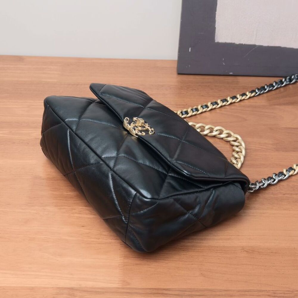 Chanel Women Pre-Loved Bag Very Good Condition - Picture 5 of 6